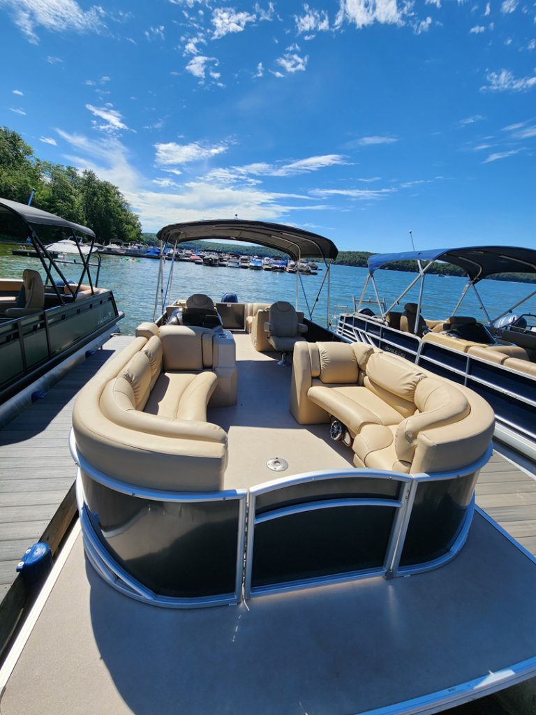 Pontoon boat on Lake Wallenpaupack